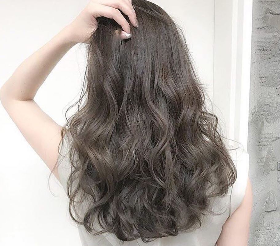 Tóc uốn xoăn lơi