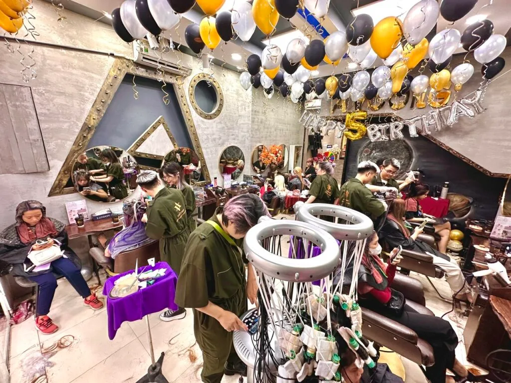Dịch vụ uốn – duỗi – nhuộm chuẩn salon cao cấp