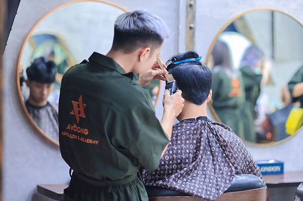 A Vòong Hair Salon - địa chỉ học cắt tóc nam uy tín