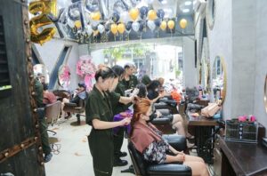 cách thiết kế tiệm tóc nhỏ đẹp mà sang trọng