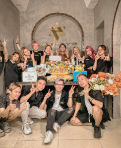 Đội ngũ A Voòng