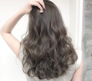 Tóc uốn xoăn lơi