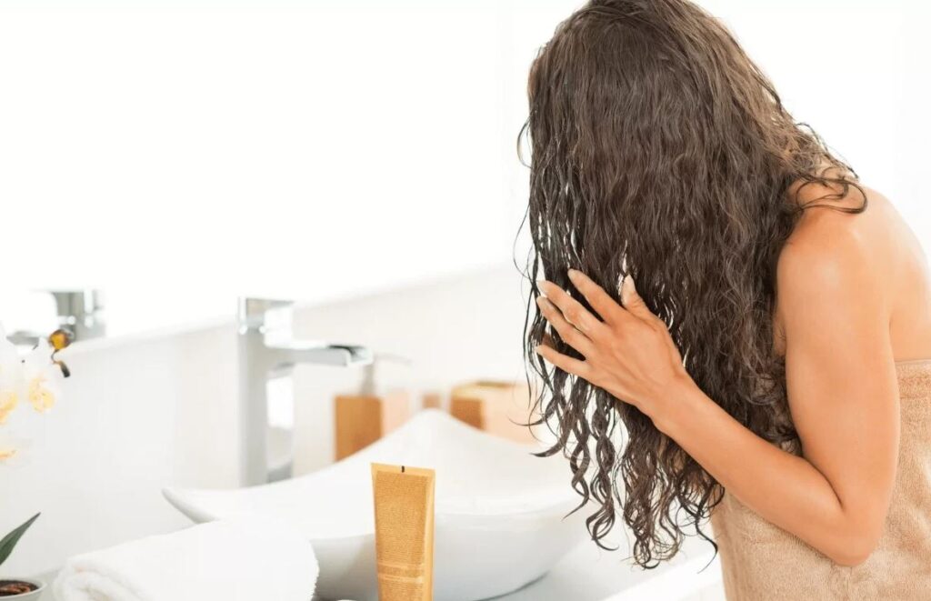 chăm sóc tóc mùa nắng nóng