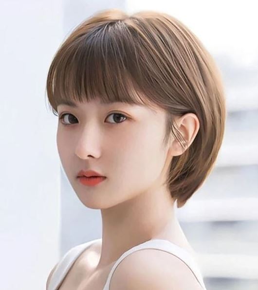 Tóc bob duỗi thẳng – Sang trọng, hiện đại