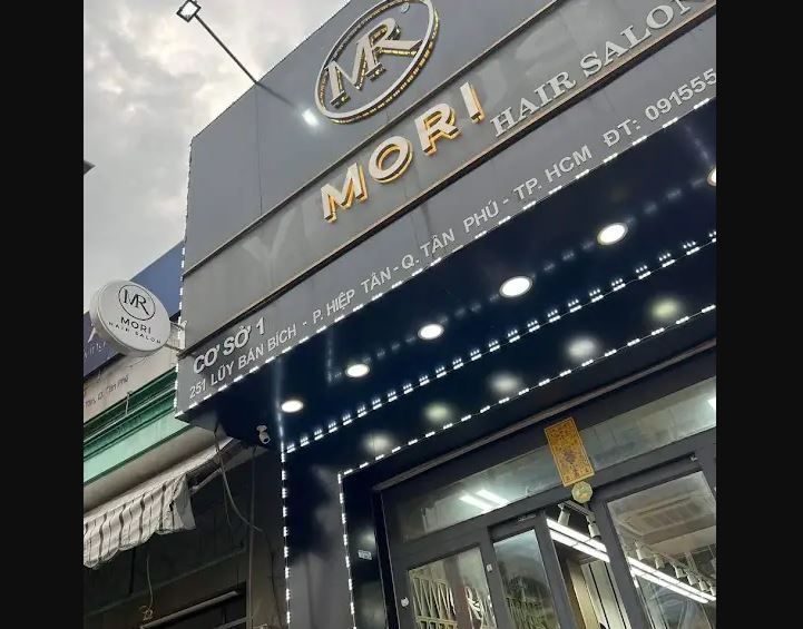 tiệm cắt tóc nữ tân phú
